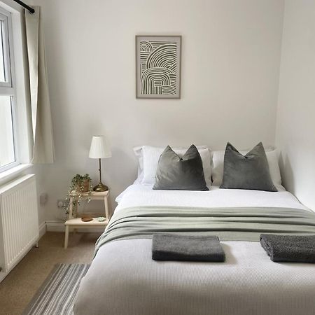 New Apartment In Town Centre Борнмът Екстериор снимка