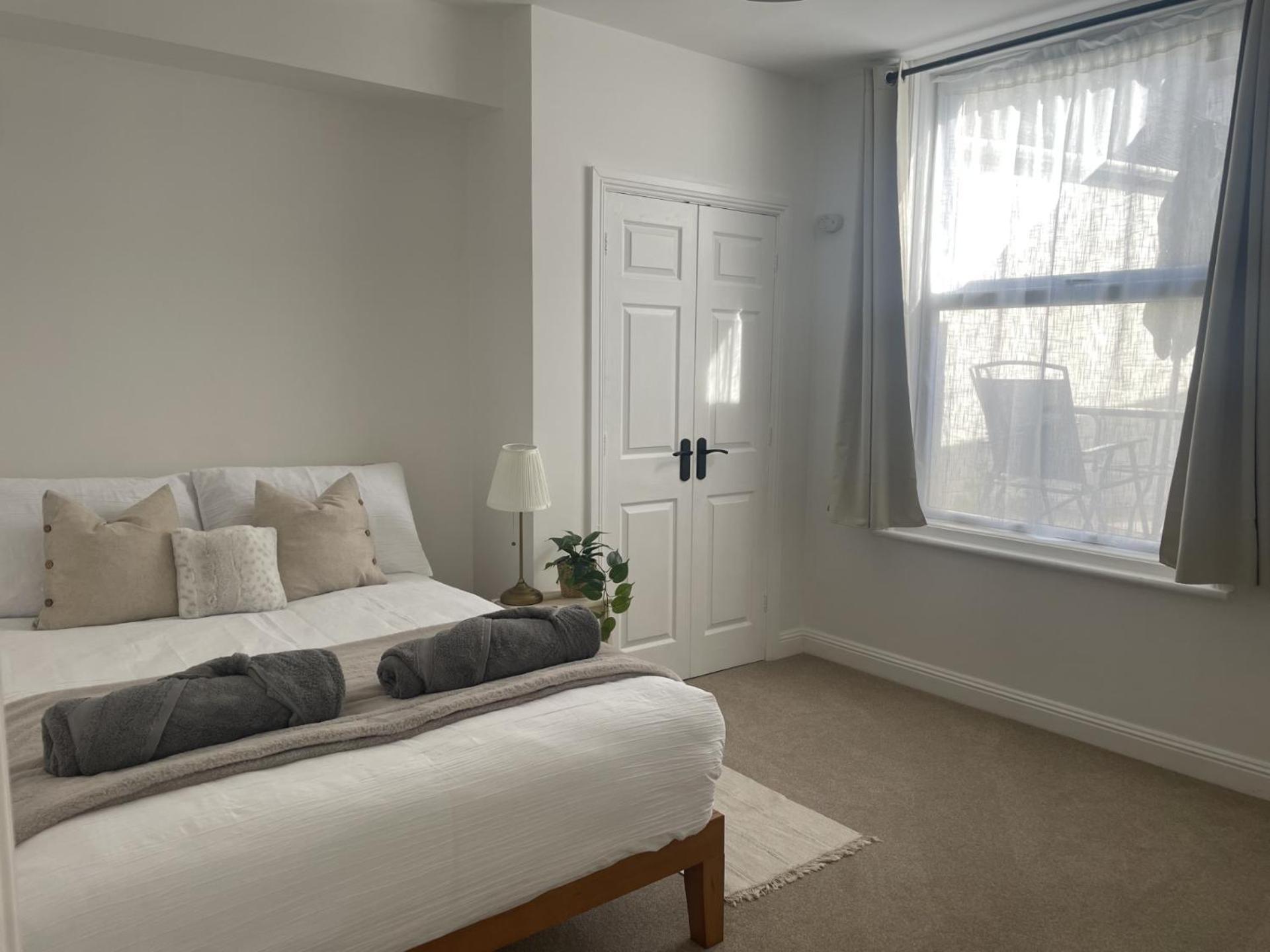 New Apartment In Town Centre Борнмът Екстериор снимка