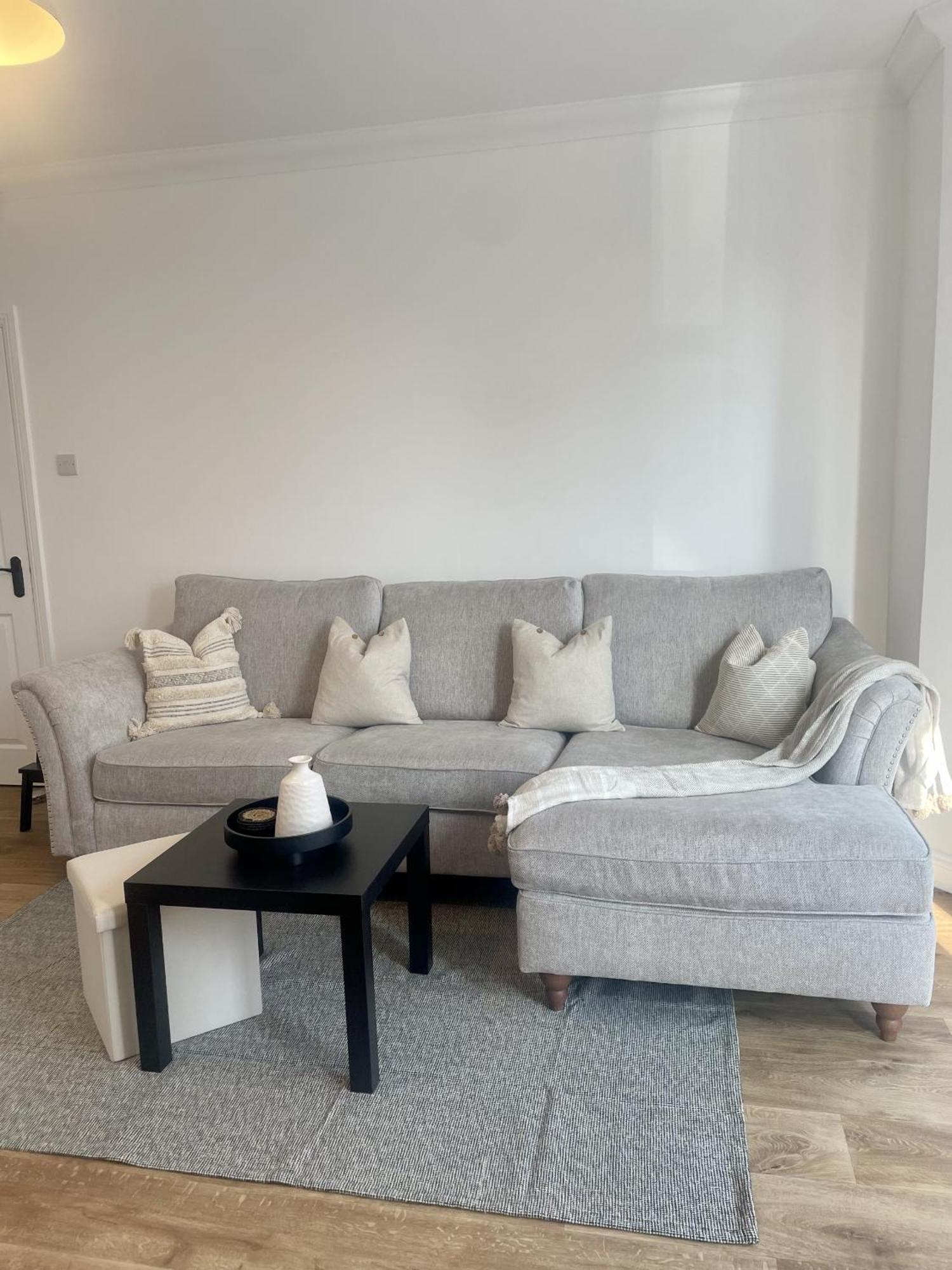 New Apartment In Town Centre Борнмът Екстериор снимка