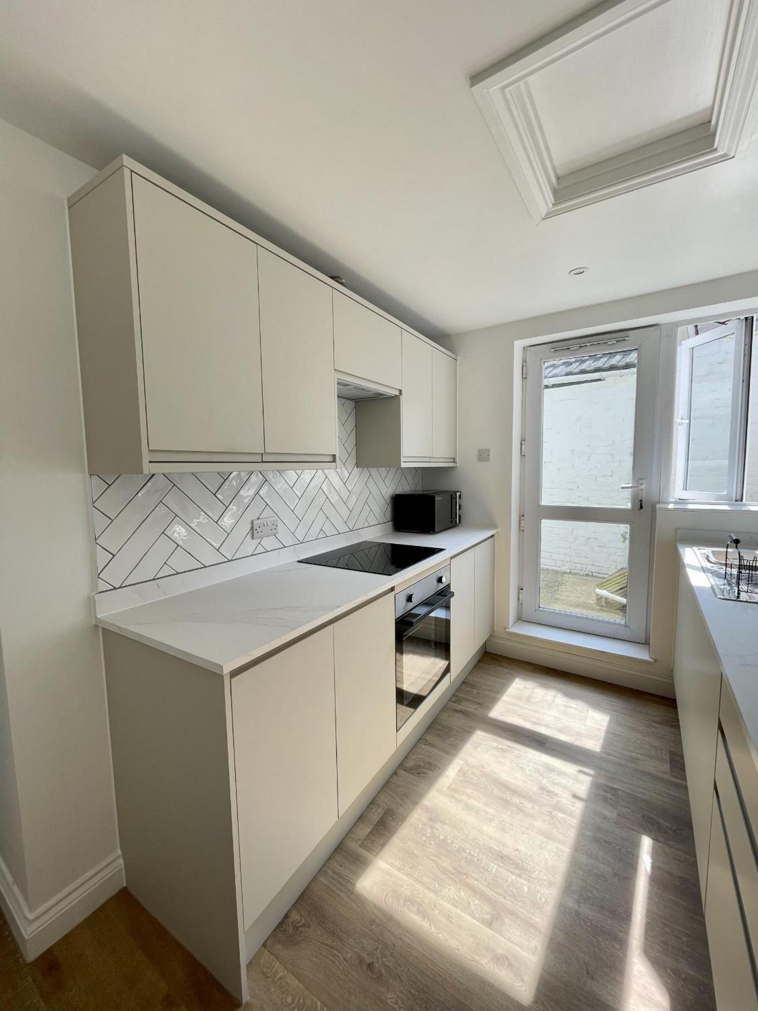 New Apartment In Town Centre Борнмът Екстериор снимка